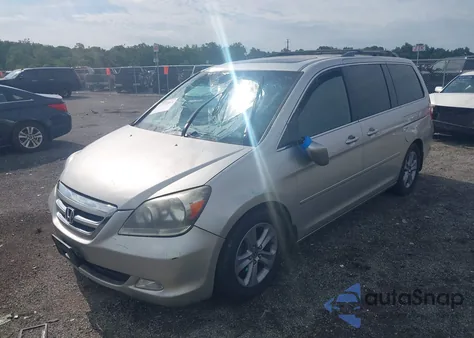 2008 Honda Odyssey Touring z USA, uszkodzony, nr VIN 5FNRL38938B062847